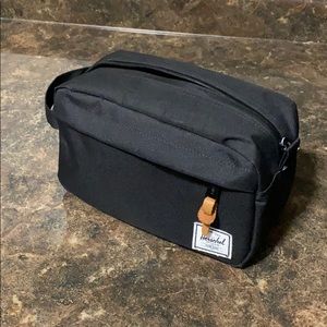 Herschel Supply Co toiletry bag